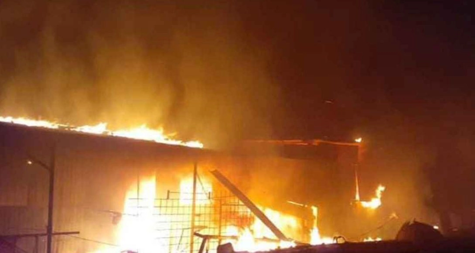 রাজধানীর তেজগাঁও ও মগবাজারে আগুন