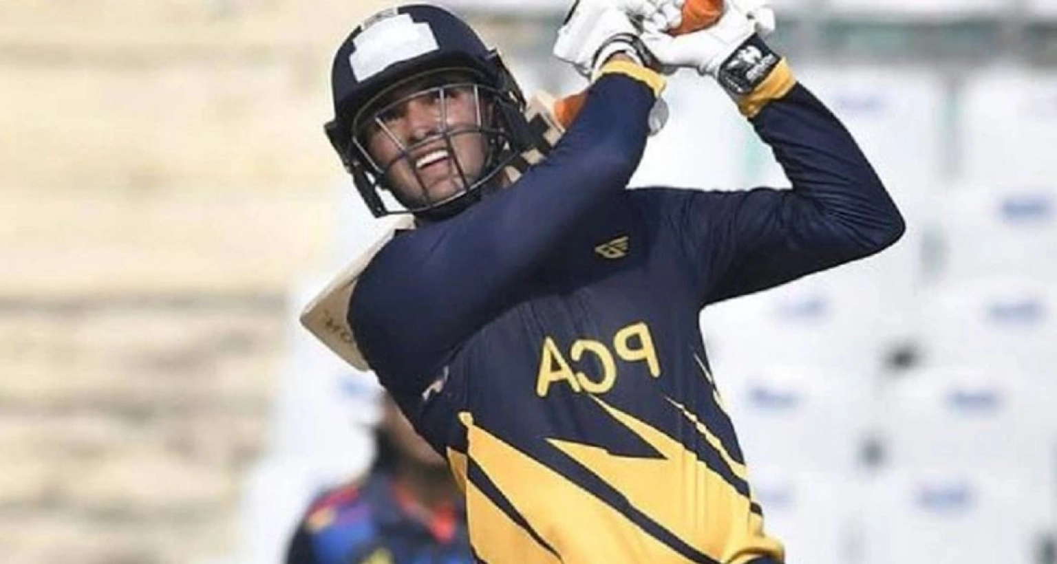 রেকর্ড বুক তছনছ, এবার ১৬ ছক্কায় সেঞ্চুরি!