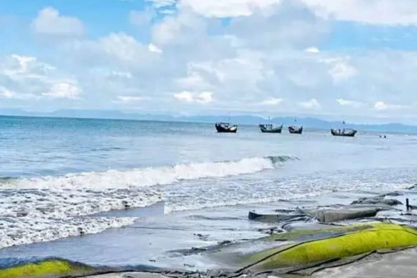 সেন্টমার্টিন থেকে ফেরার পথে স্পিডবোট ডুবিতে মা-মেয়ে নিহত