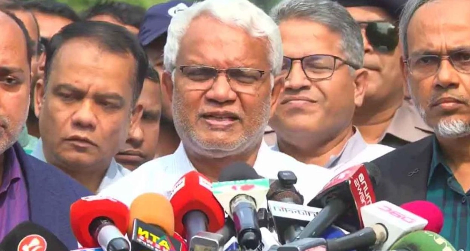 খালেদা জিয়ার সর্বশেষ শারীরিক অবস্থা জানালেন ডা. জাহিদ