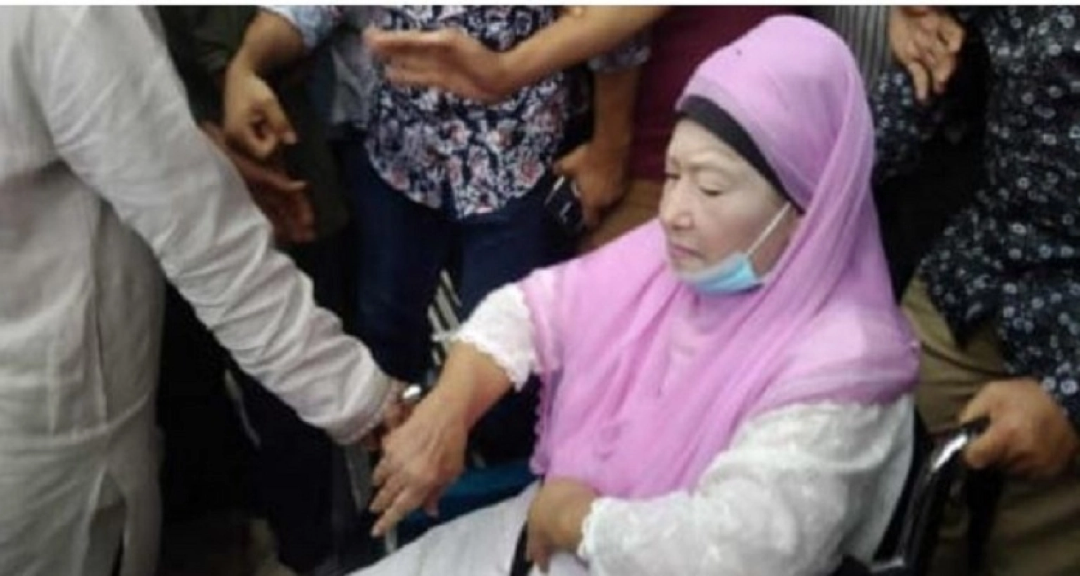 আরো দুটি বিশেষজ্ঞ চিকিৎসকদল আসছেন খালেদা জিয়ার চিকিৎসা করতে