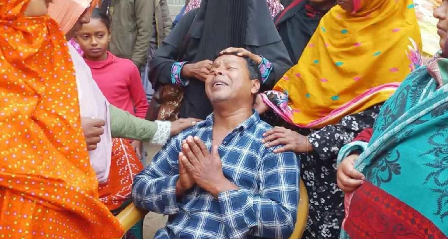 হৃদয়বিদারক, মাত্র ১৭ ঘণ্টার ব্যবধানে এক পরিবারের ৩ জন নিহত!