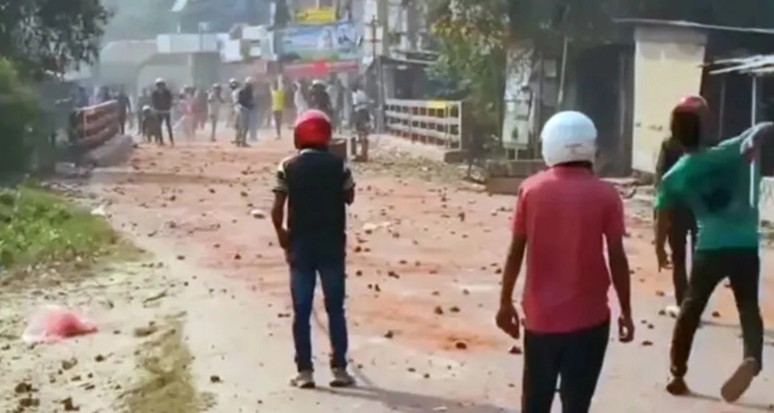 দফায়-দফায়-দুই-পক্ষের-সংঘর্ষ-আহত-২৫