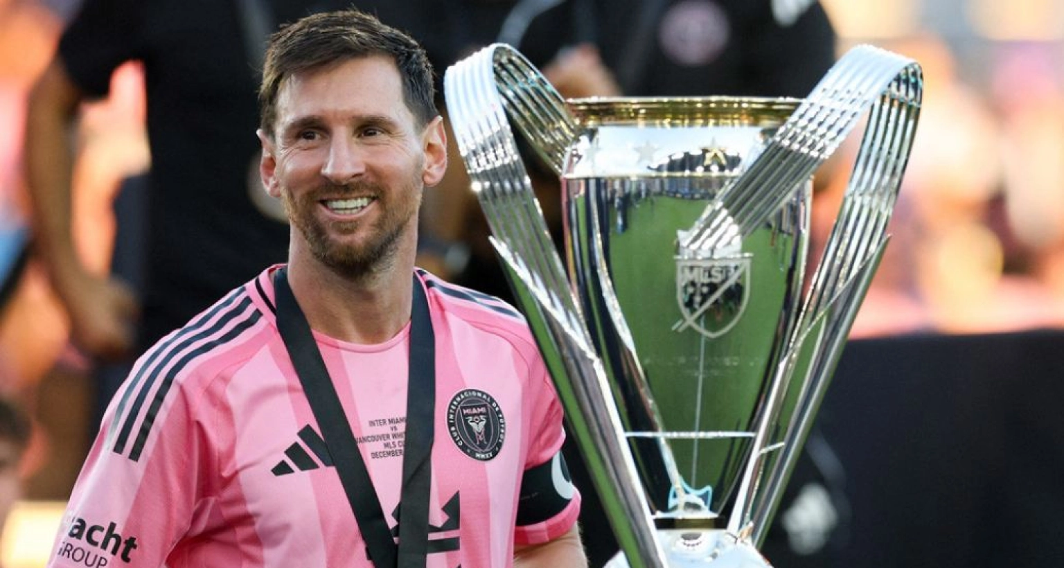 ইতিহাসে প্রথম খেলোয়াড় হিসেবে অনন্য এক রেকর্ড গড়লেন মেসি