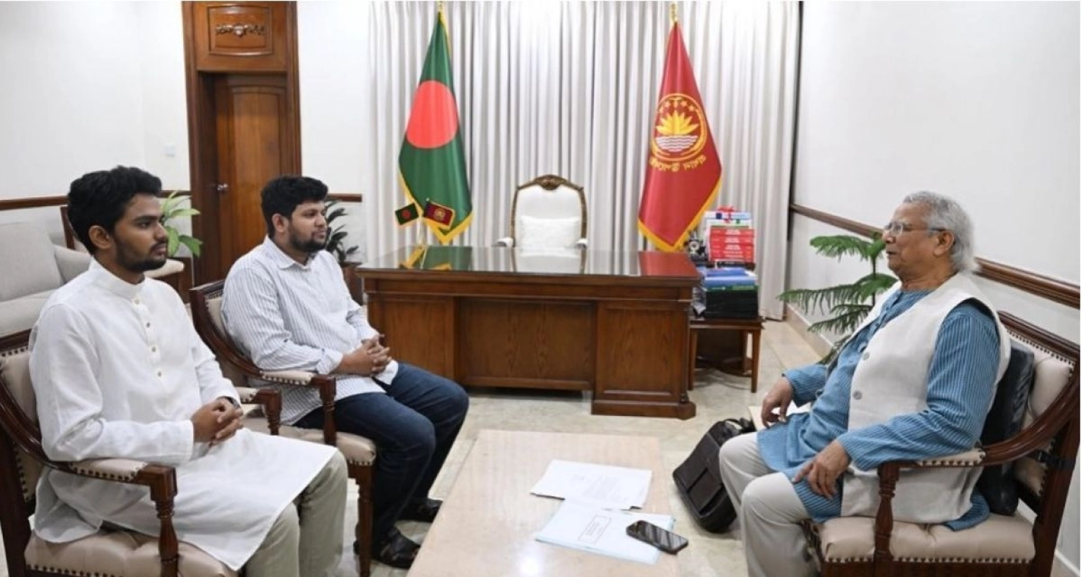 এত-অল্প-সময়ে-তোমরা-যা-দিয়েছ-জাতি-কখনো-ভুলবে-না--মাহফুজ-আসিফকে-প্রধান-উপদেষ্টা