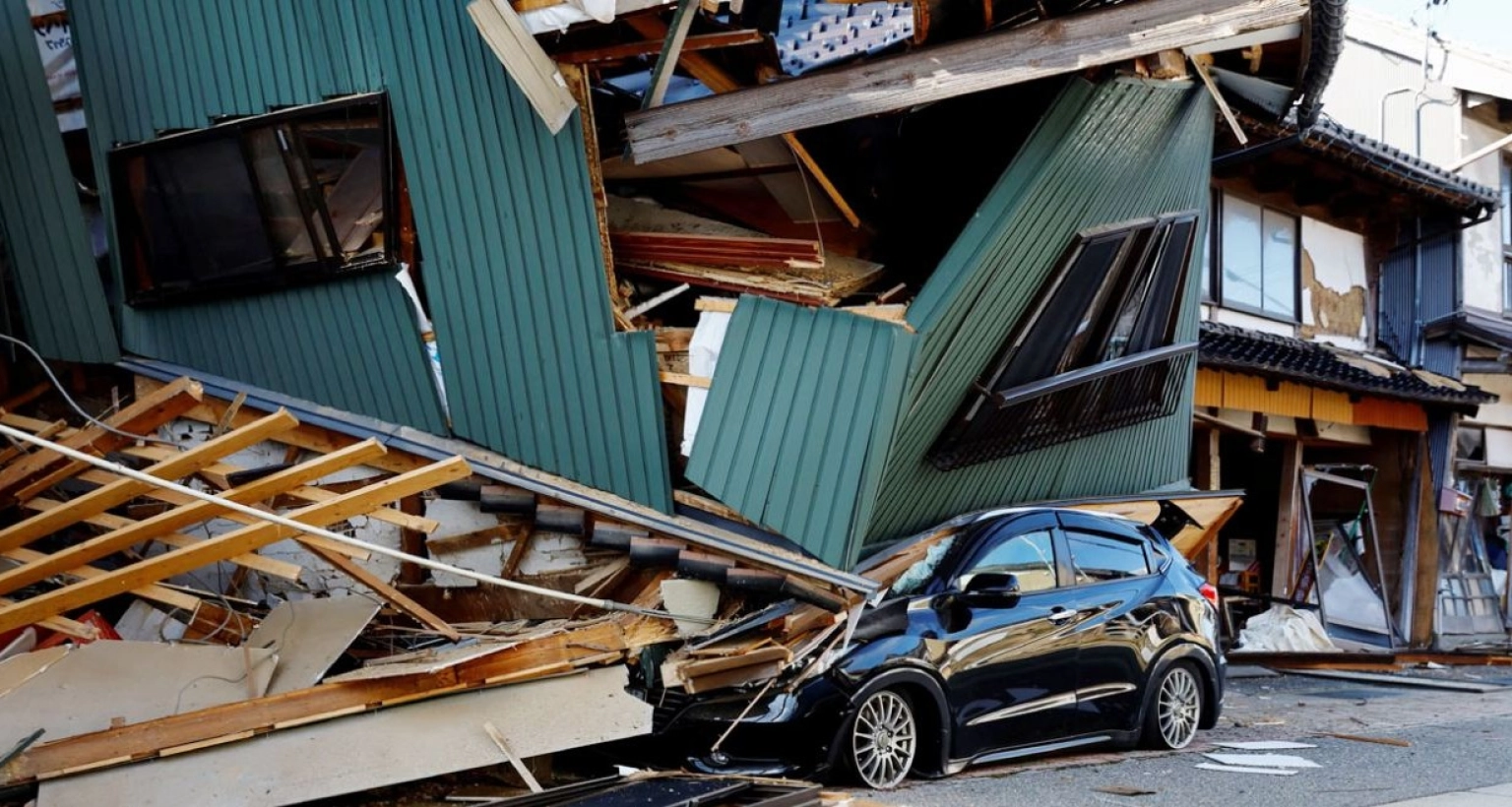 মাত্র-চার-দিনের-ব্যবধানে-আবারও-বড়-ভূমিকম্প