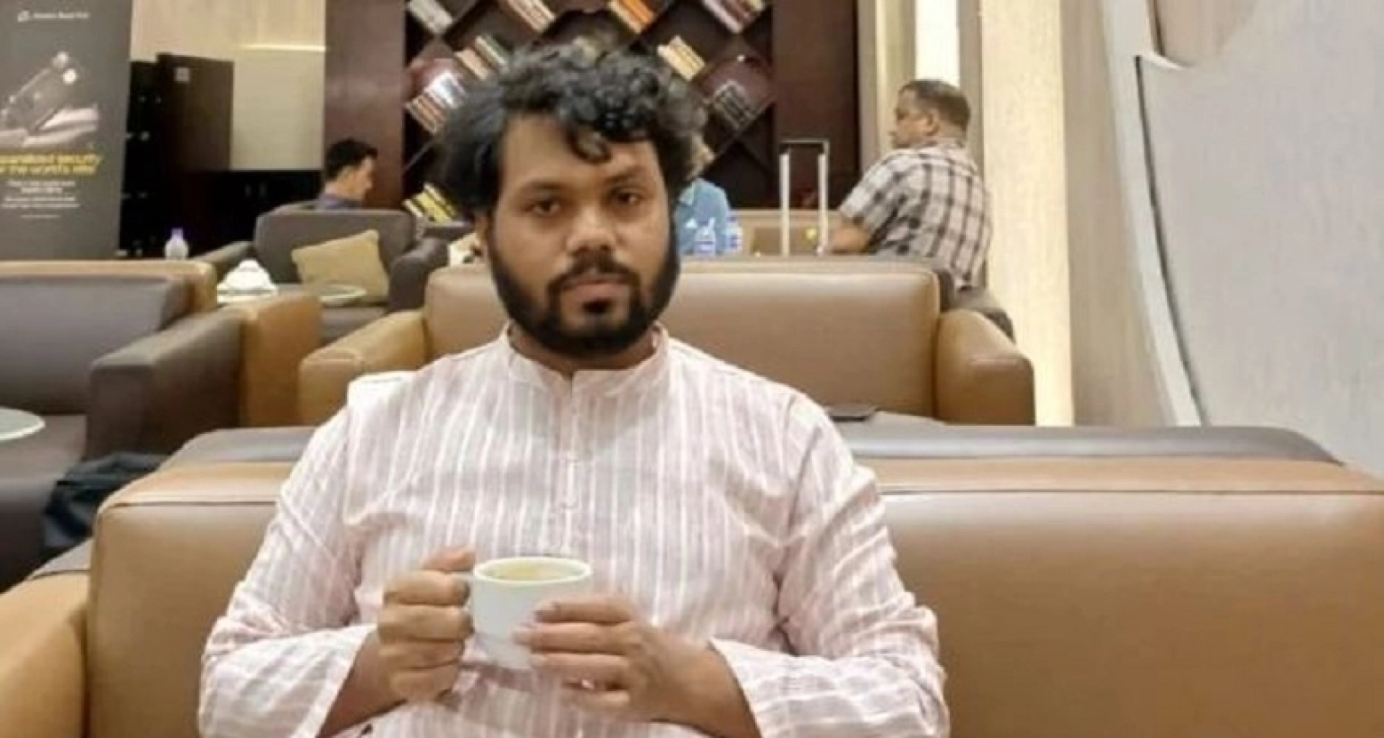 রিকশায় ছিলেন ওসমান হাদি, দুই ব্যক্তি মোটরসাইকেলে এসে গুলি চালায়