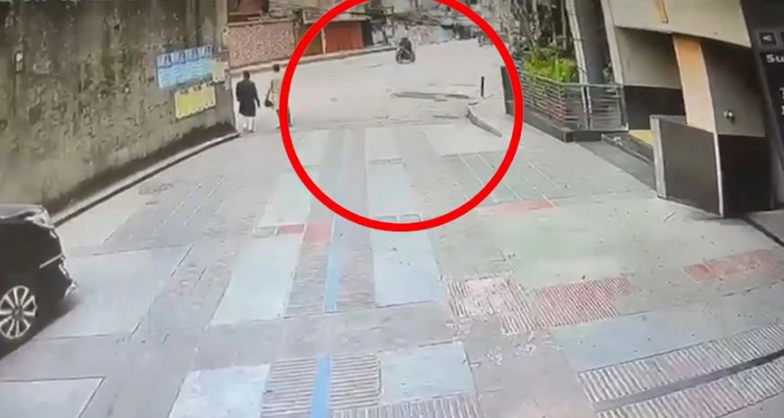 ক্লোজ রেঞ্জ থেকে হাদির মাথা লক্ষ্য করে গুলি, যা আছে সিসিটিভি ফুটেজে