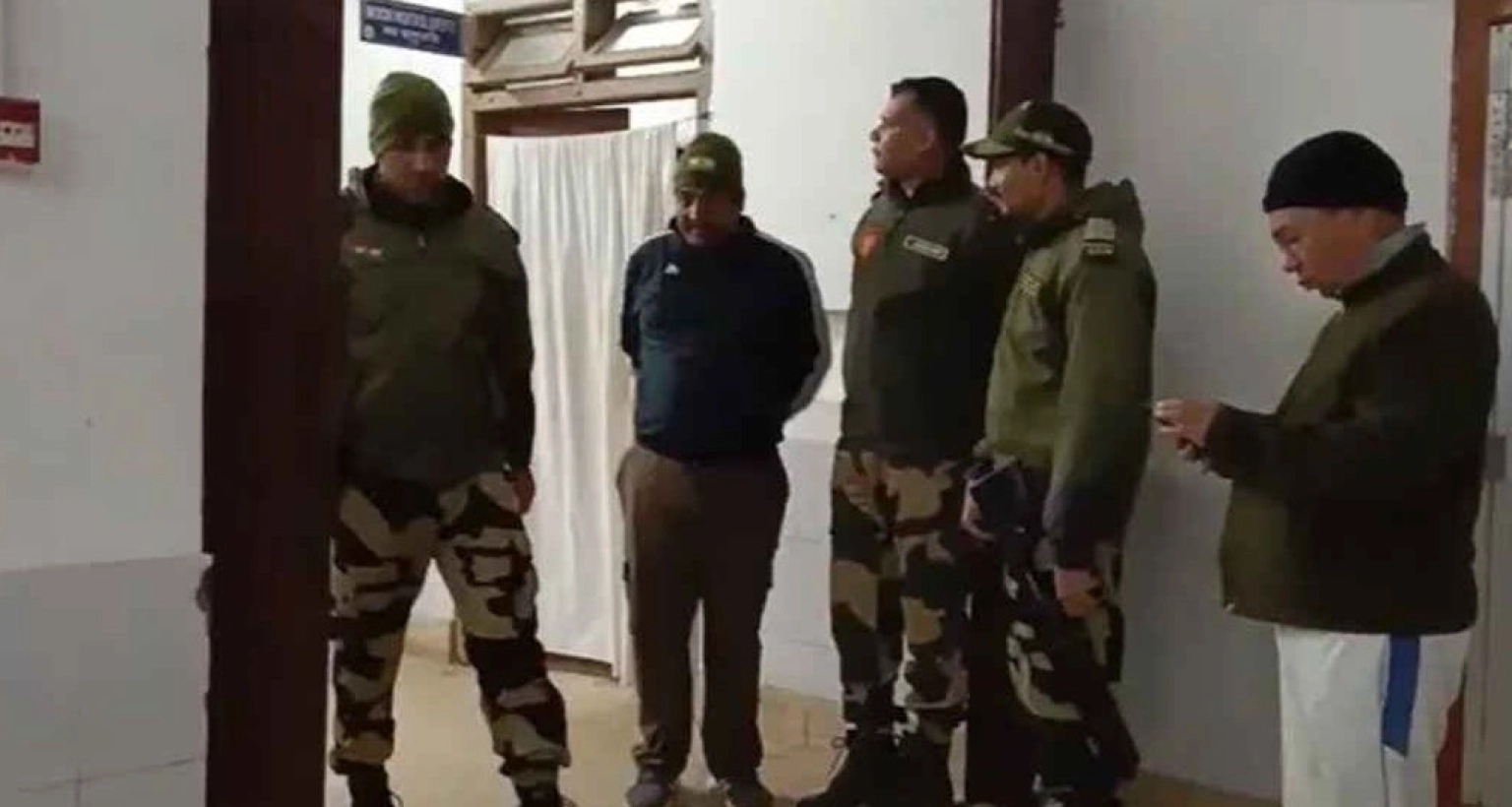 ভারত–বাংলাদেশ সীমান্তে গুলিবিদ্ধ বিএসএফ জওয়ান 