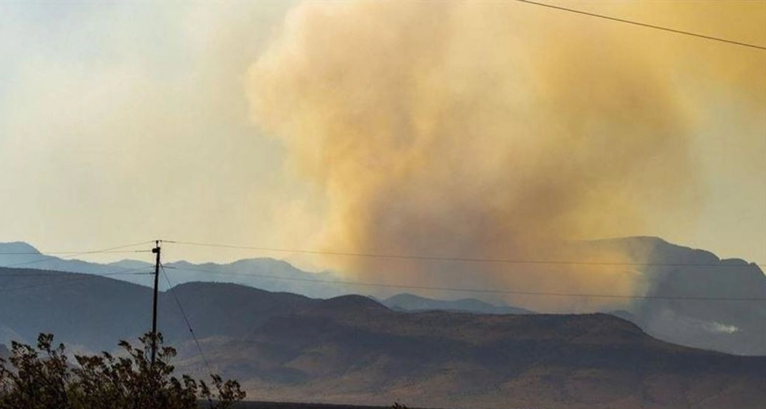 হেলিকপ্টার বিধ্বস্ত হয়ে ৫ জনের মৃত্যু