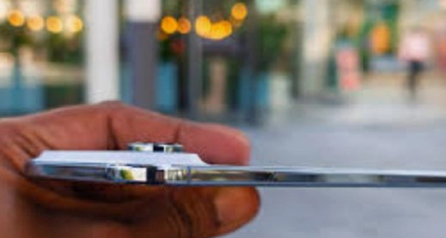 এবার আসছে সবচেয়ে পাতলা ফোনের দ্বিতীয় সংস্করণ, আইফোন এয়ার ২