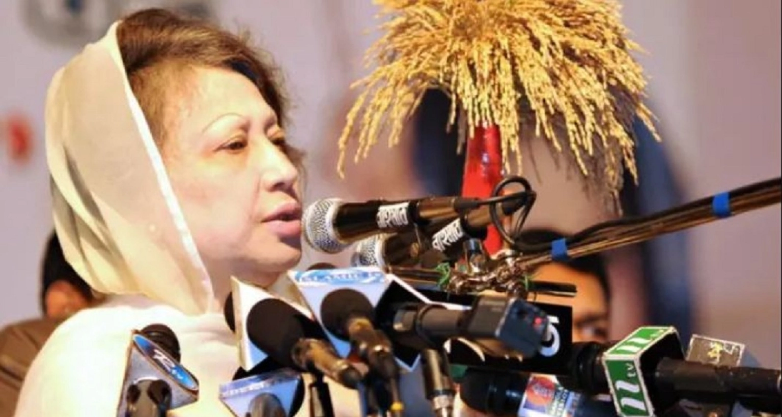 কখনও কোন আসনে পরাজিত হননি বেগম খালেদা জিয়া 