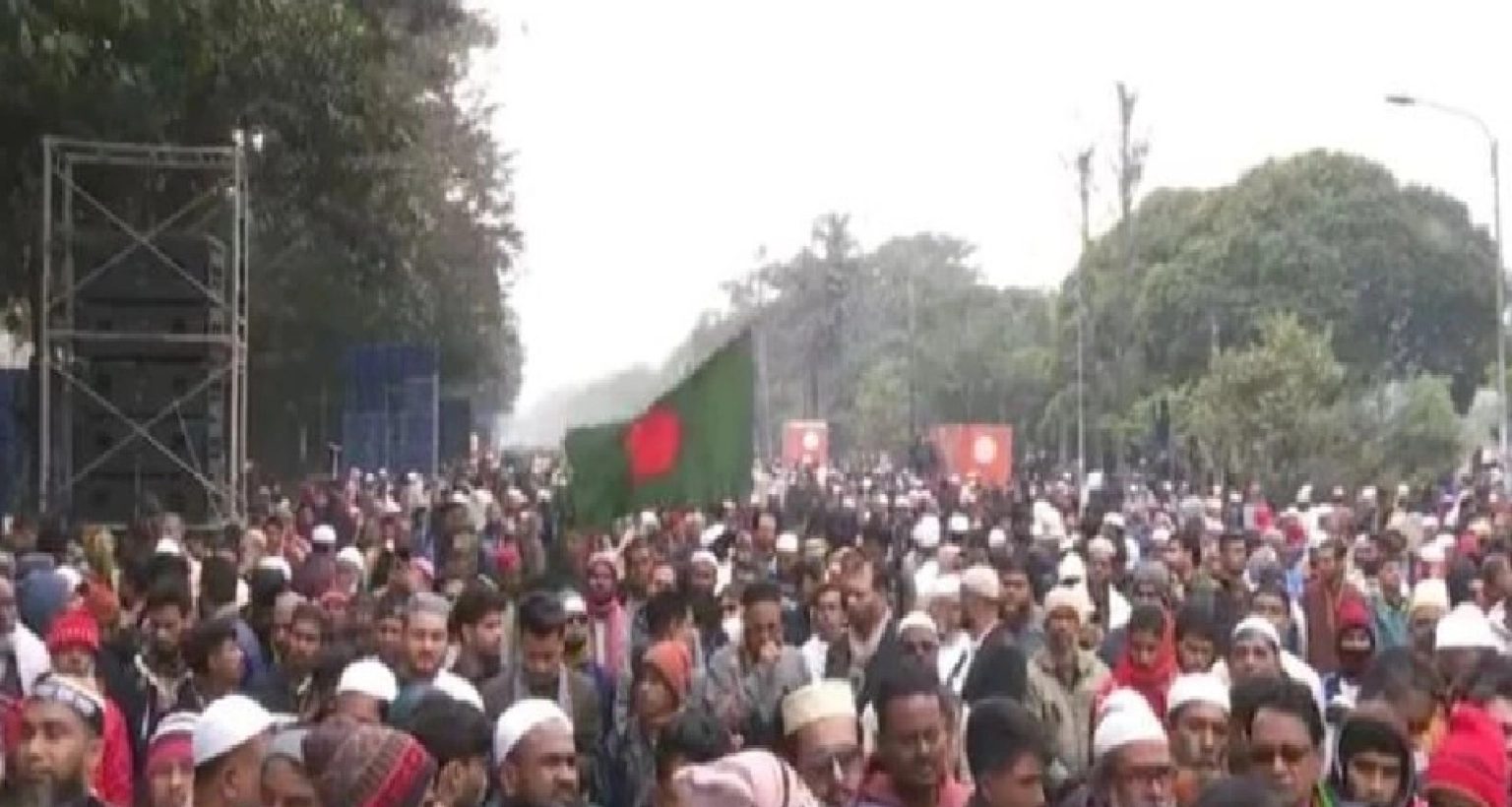 এখনই কানায় কানায় পূর্ণ হয়ে গেছে মানিক মিয়া এভিনিউ