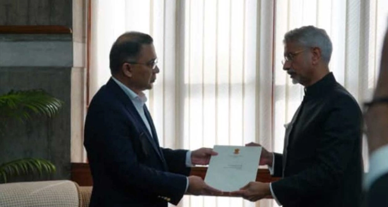 তারেক রহমানের কাছে শোকবার্তা হস্তান্তর করলেন ভারতের পররাষ্ট্রমন্ত্রী জয়শঙ্কর