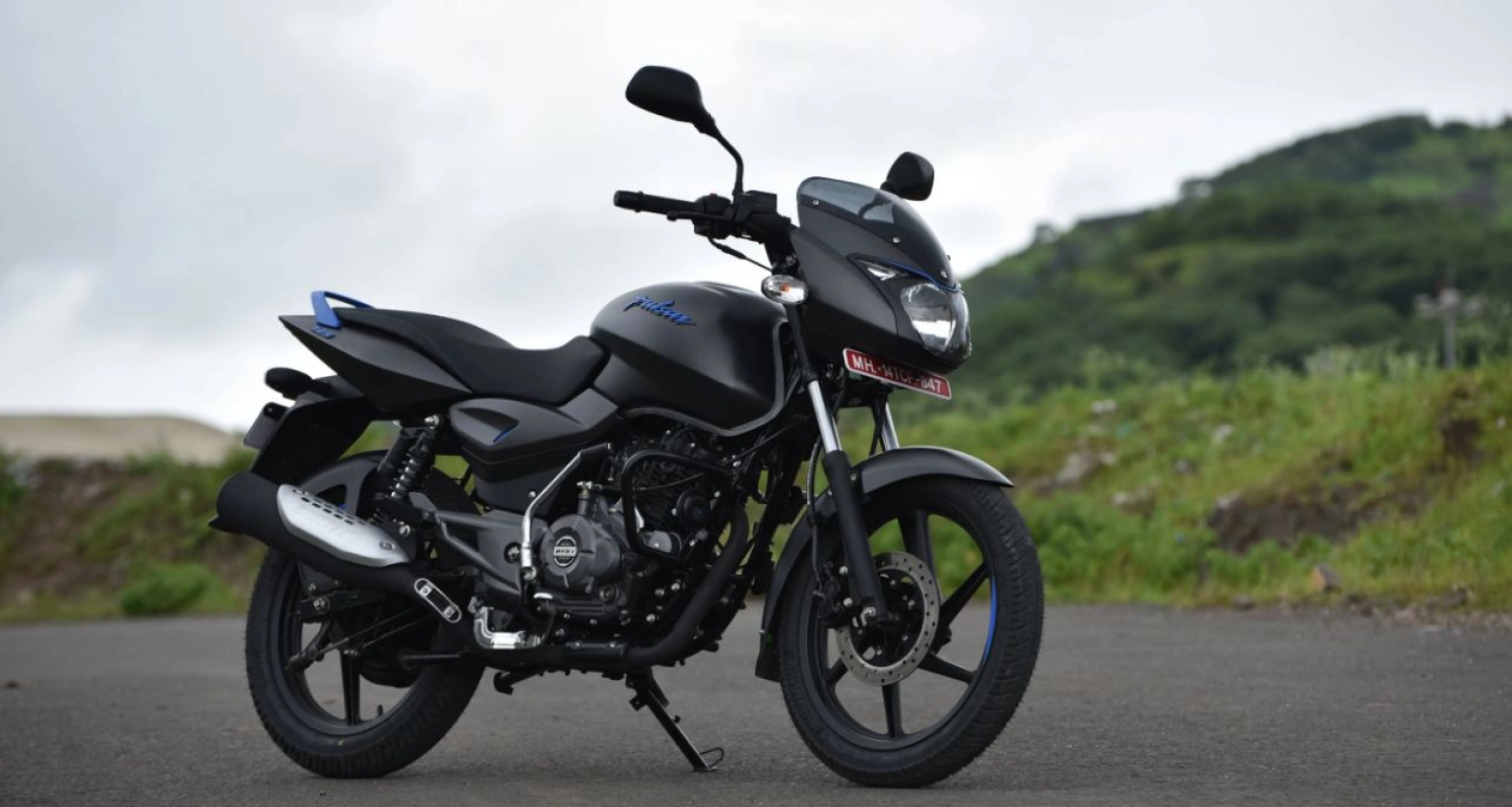 কম বাজেটে একটি স্টাইলিশ ও ভালো মাইলেজ দেওয়া বাইক Bajaj Pulsar 125