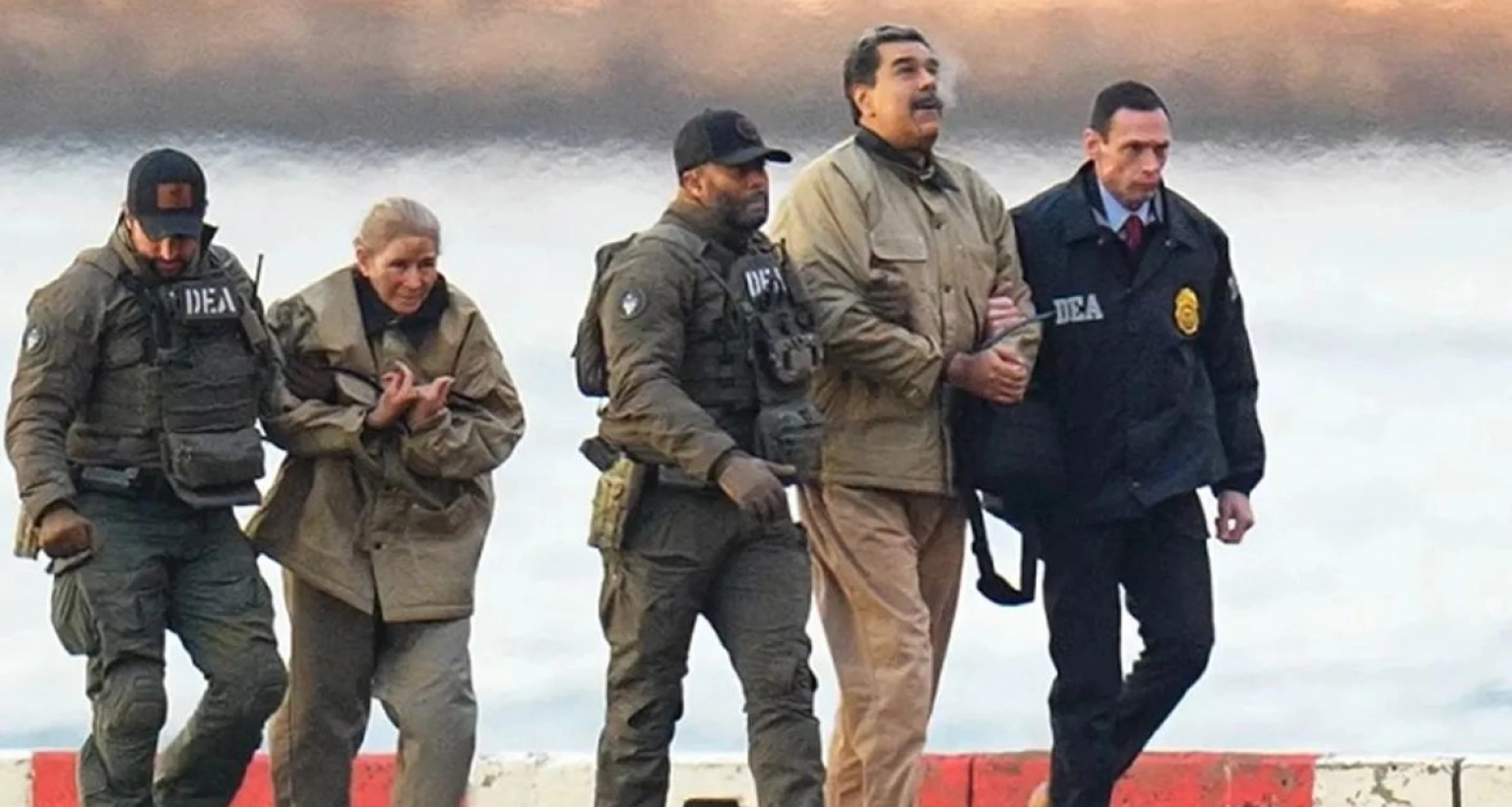 প্রেসিডেন্ট মাদুরোকে আটক করতে কতজন সেনা অংশ নিয়েছিল?