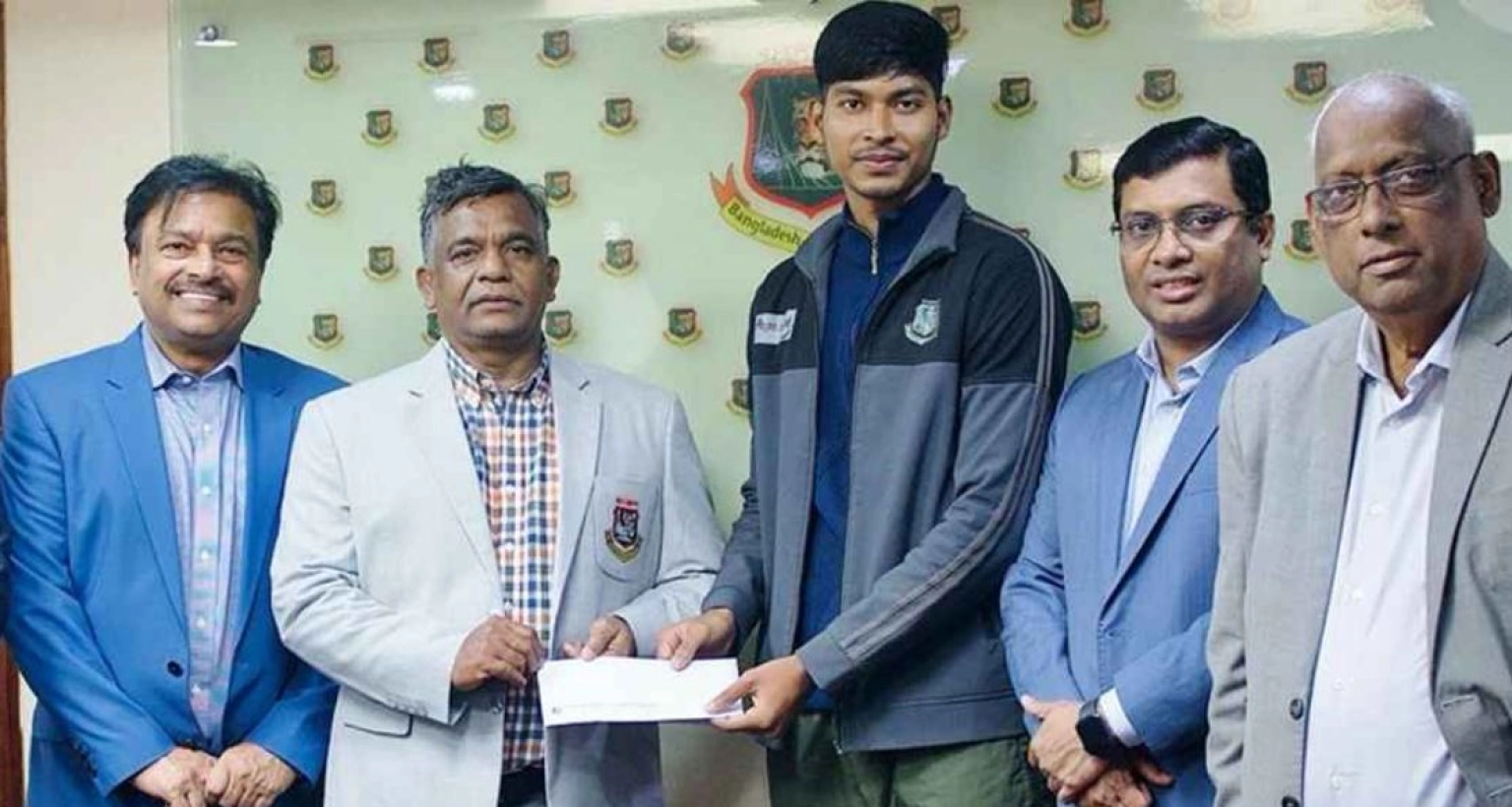 বিশ্বকাপজয়ী সেই ক্রিকেটারের চরম দুঃসময়ে পাশে দাঁড়াল বিসিবি