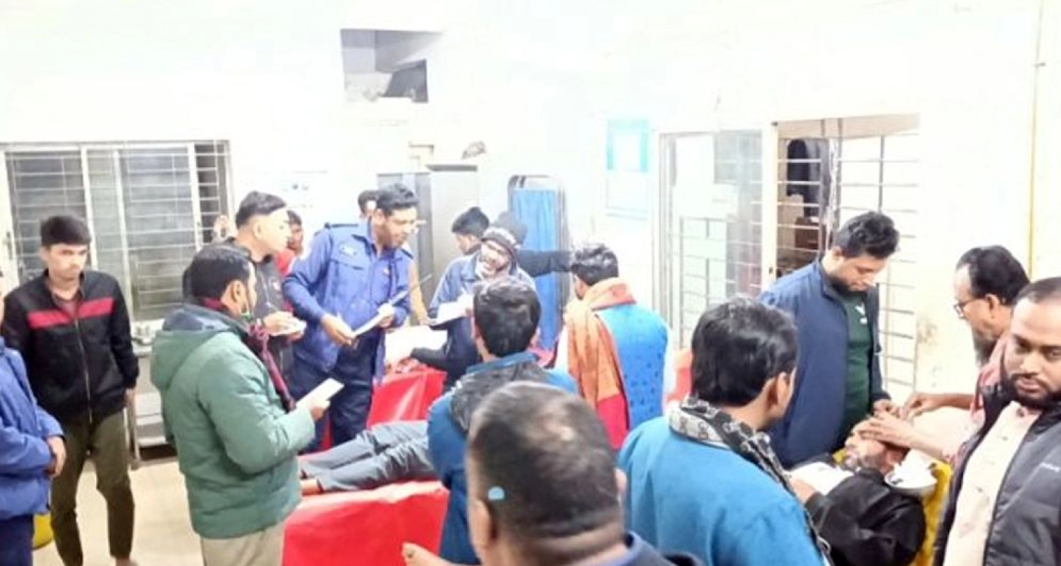 বিএনপি-জামায়াত সংঘর্ষে আহত ১৩