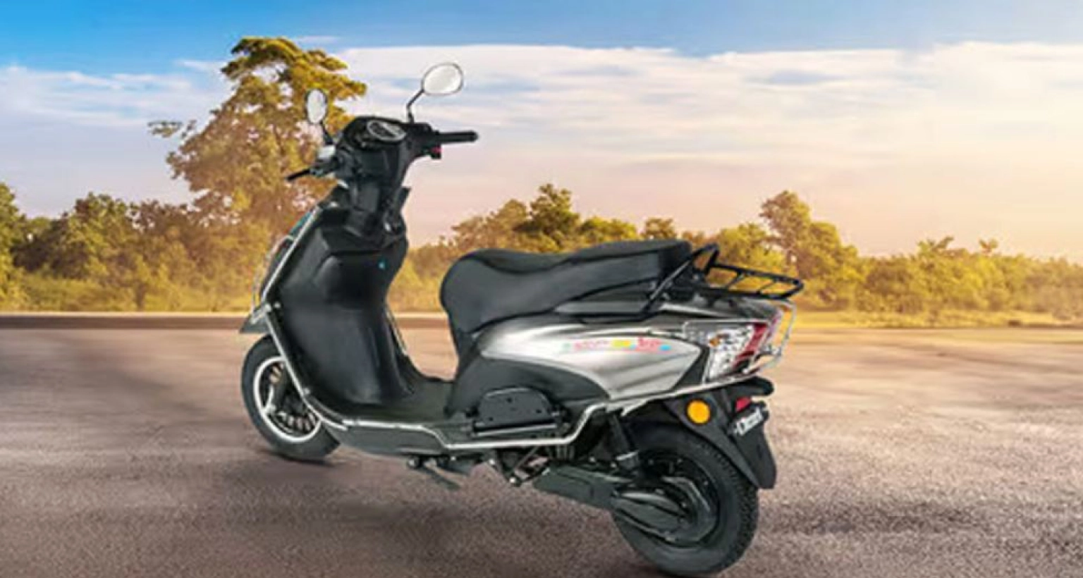 এই দুর্দান্ত স্কুটিটি কিনুন টিভি-ফ্রিজের চেয়েও কম টাকায়