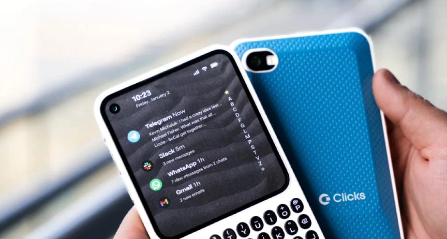 তিন বন্ধুর যৌথ উদ্যোগে তৈরি এই নতুন স্মার্টফোন Click Communicator