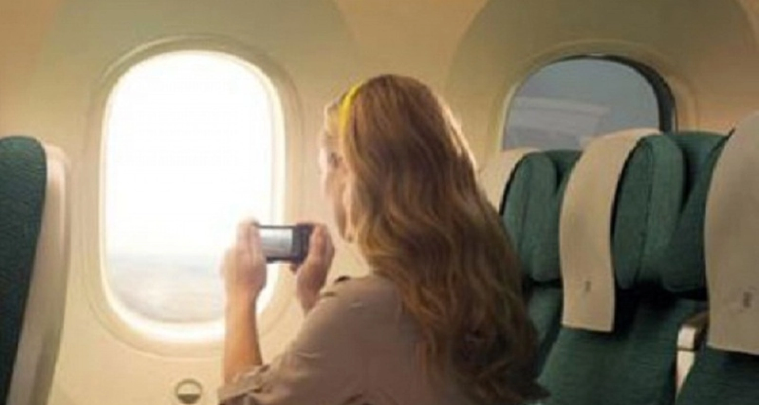 বিমানে জানালার সঙ্গে আসন না পাওয়ার কারণ জানা গেল