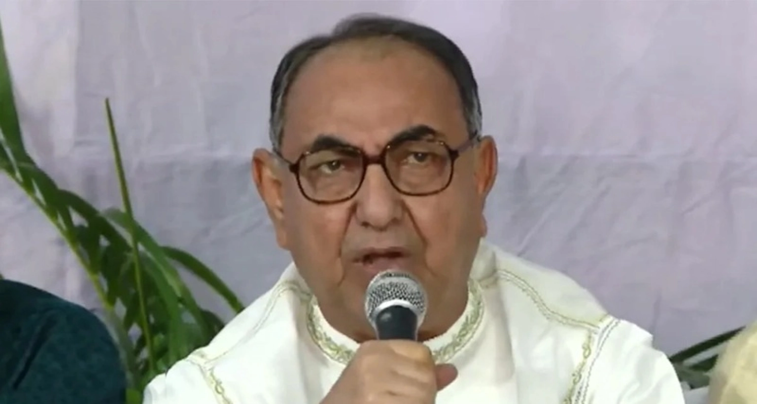 আমার কোনো প্রতিশ্রুতি নেই, জনগণের যখন যা প্রয়োজন তাই করব: মির্জা আব্বাস