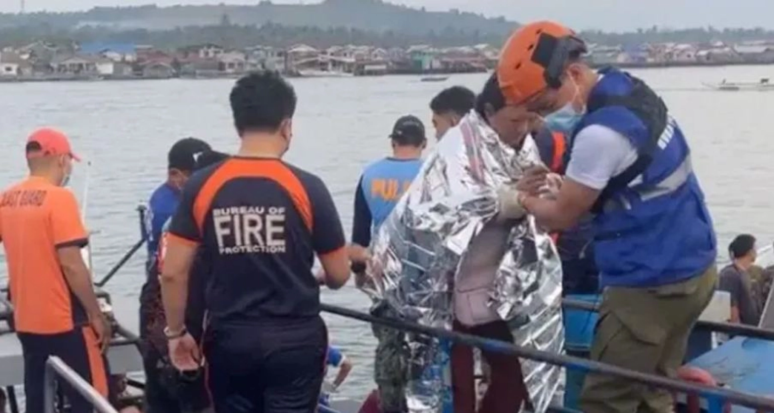 ৩৫৯ জনকে নিয়ে ডুবে গেছে ফেরি, ১৫ মরদেহ উদ্ধার