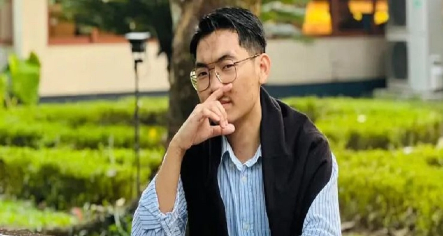 কেন হঠাৎ পদত্যাগের সিদ্ধান্ত সর্বমিত্র চাকমার? যা জানা গেল