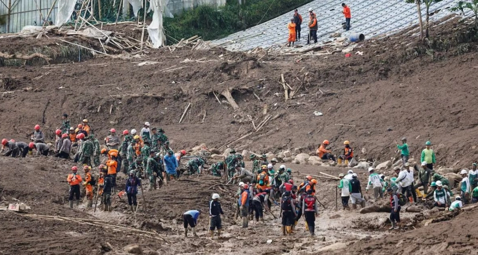 ২৩ সেনার মৃত্যু, এখনো অনেকে নিখোঁজ, উদ্ধারে যৌথবাহিনী