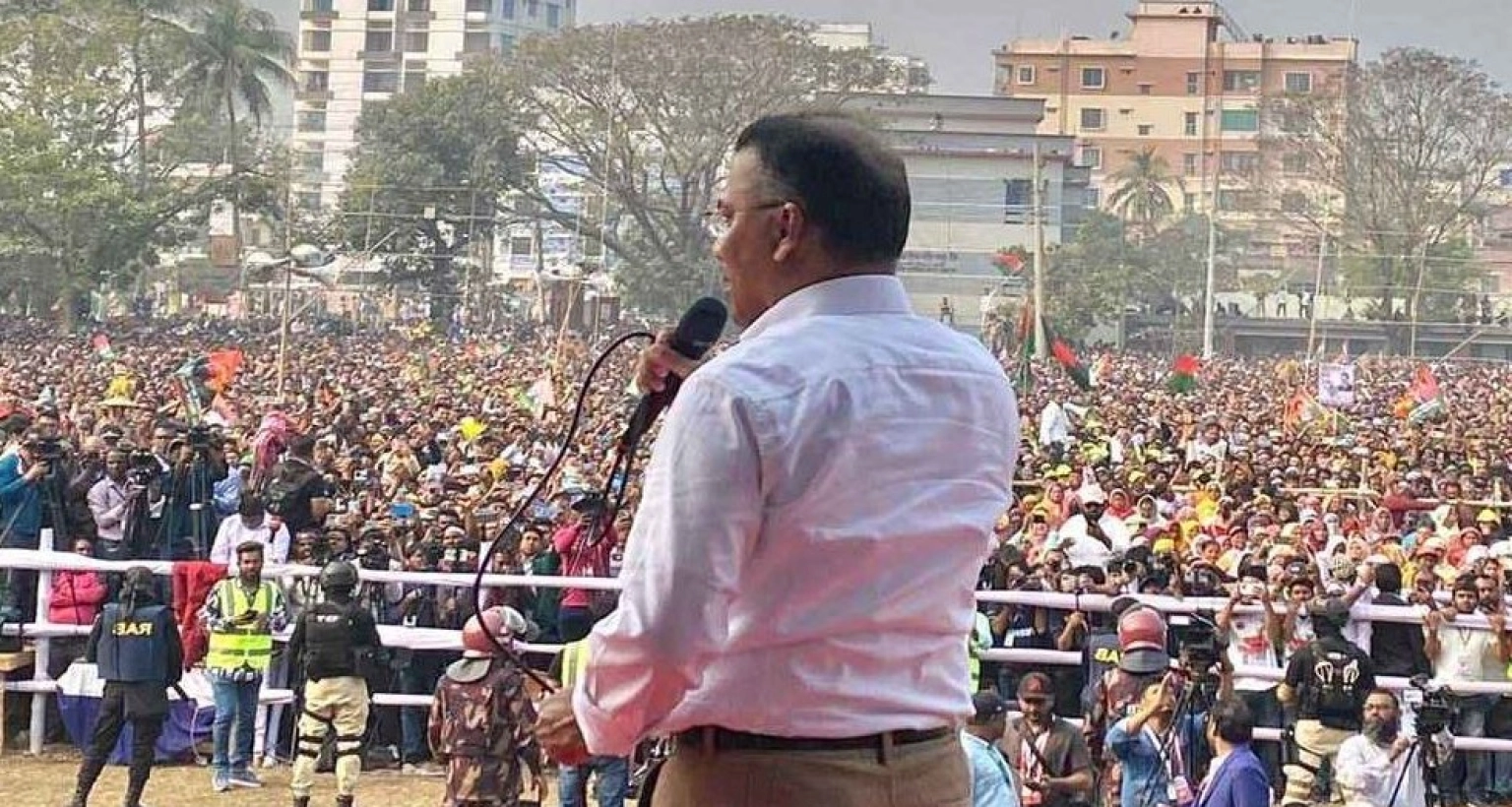 ভারতের ফারাক্কা ব্যারাজের বিপরীতে পদ্মা ব্যারাজ নির্মাণের প্রতিশ্রুতি তারেক রহমানের