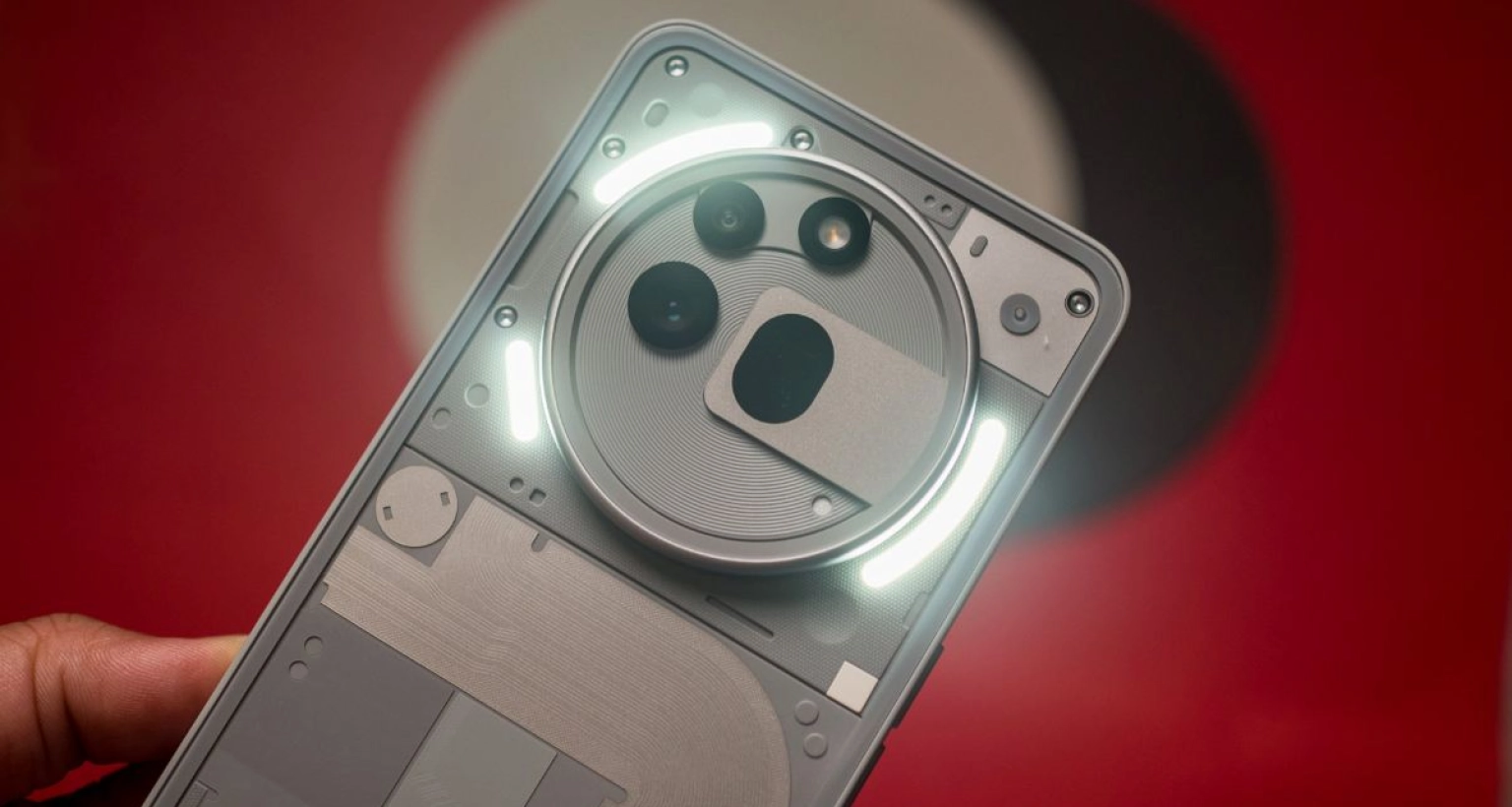 প্রযুক্তি বাজারে আলোচনার কেন্দ্রবিন্দুতে Nothing Phone 4a Pro