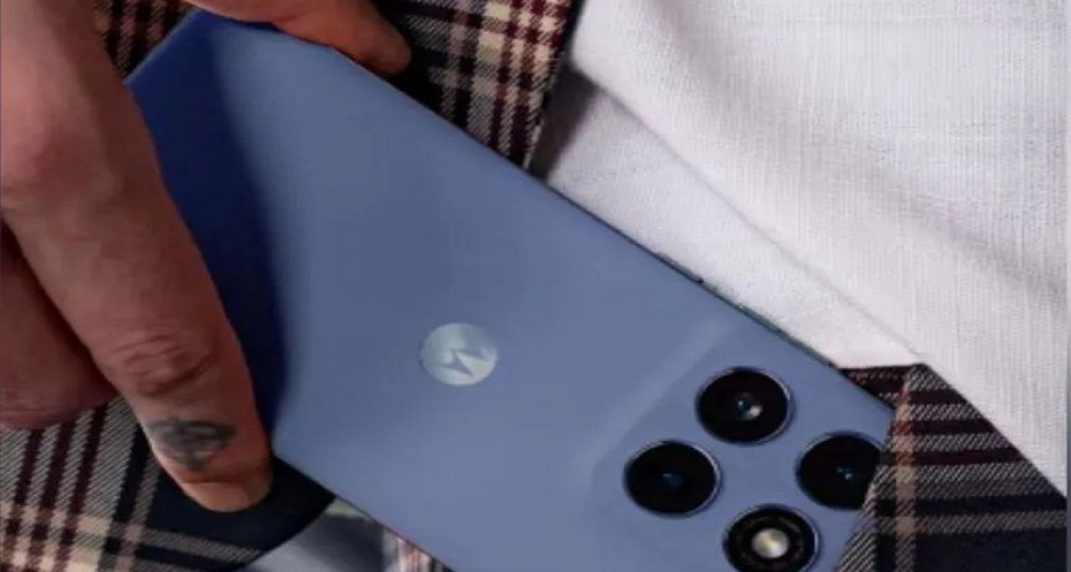 কেন বাজার দখল করবে Motorola Edge 70 Fusion? তাহলে জানুন