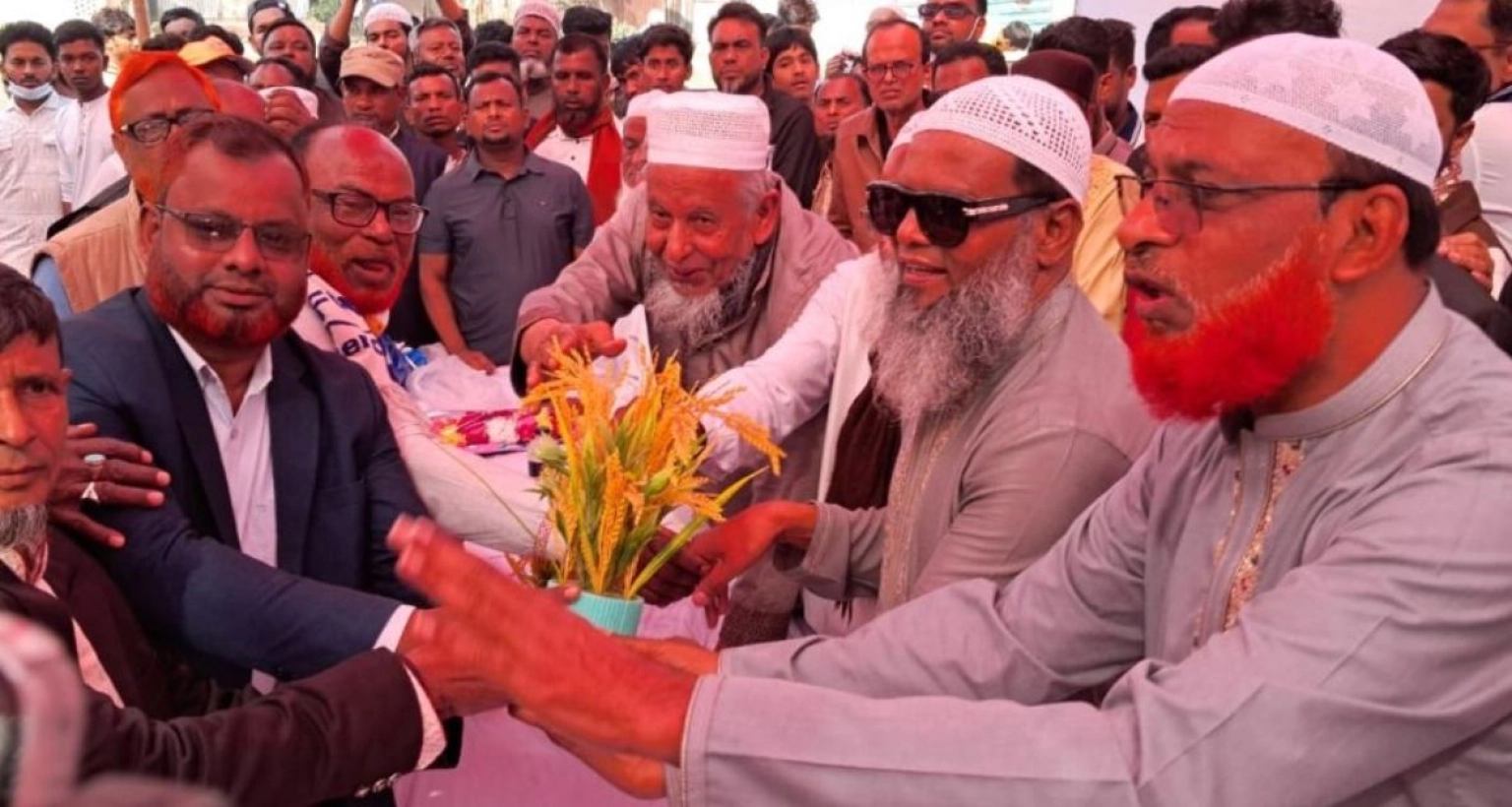 বিএনপিতে যোগ দিলেন জাতীয় পার্টির শতাধিক নেতাকর্মী