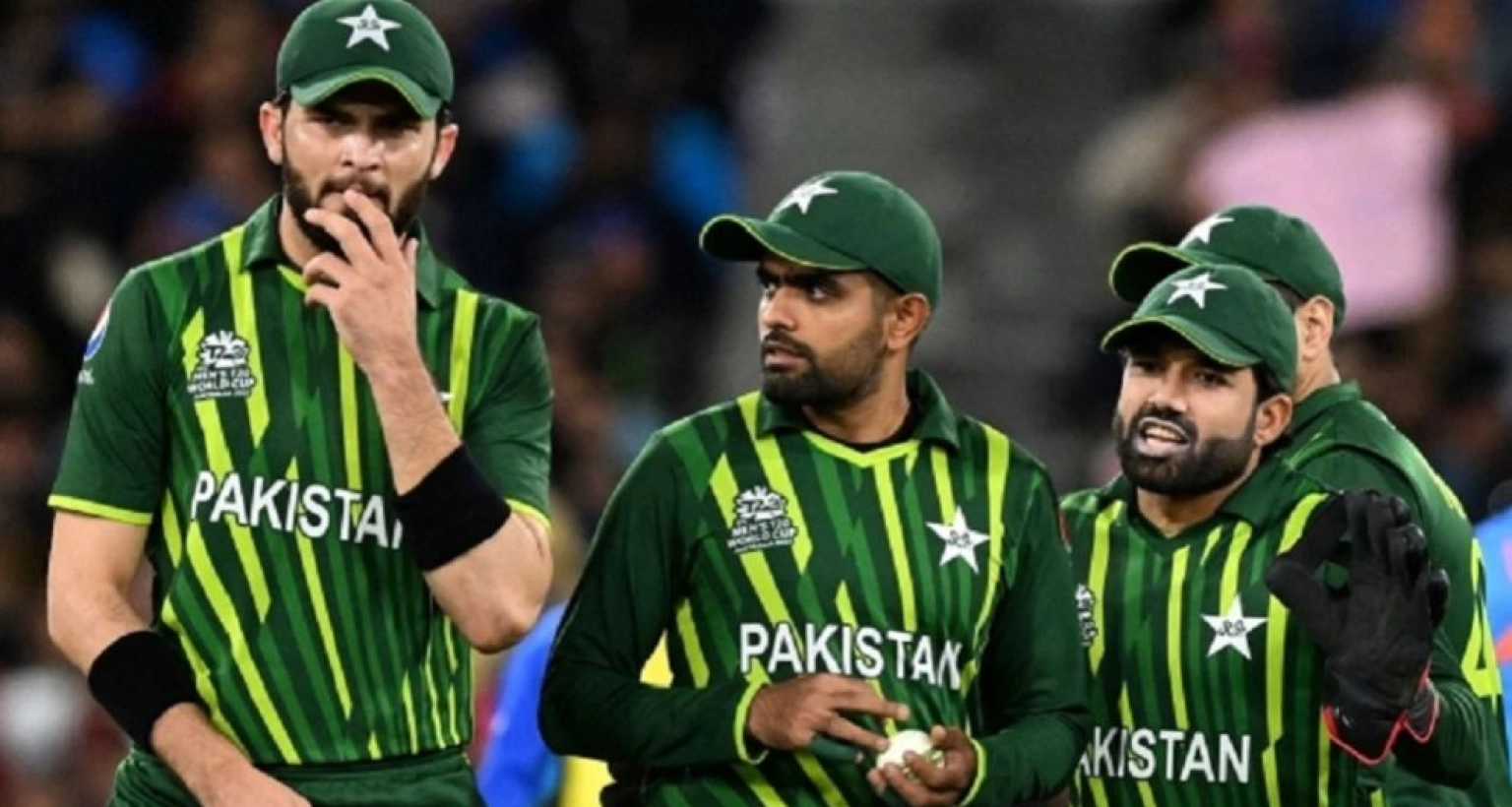 প্রতারকদের কবলে বাবর-শাহিনরা, হারাতে পারেন ১০০ কোটি রুপি