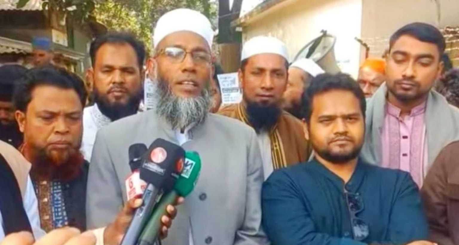 মাঝপথে প্রার্থী পরিবর্তন!