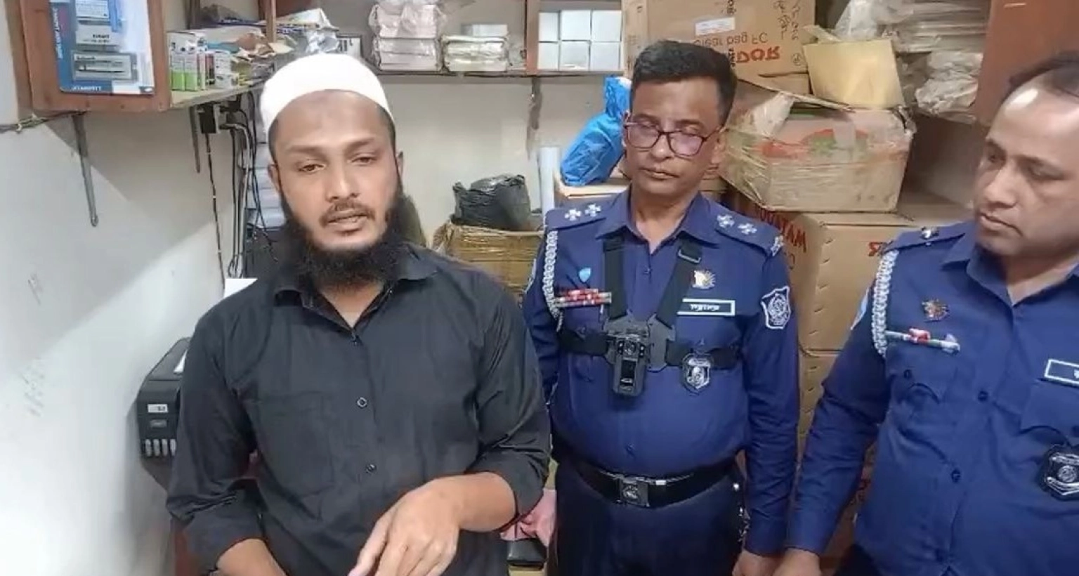 ব্যালটে-মারার-৬টি-নির্বাচনী-সিলসহ-যুবক-গ্রেফতার