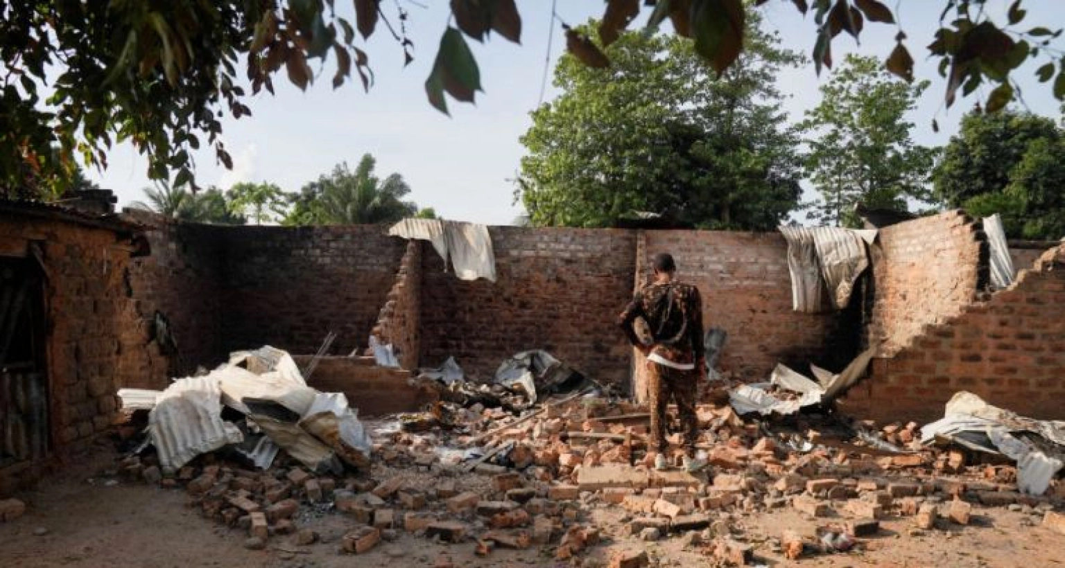 দুই গ্রামে হামলায় ১৭০ জনেরও বেশি মানুষ নিহত, পুড়িয়ে দেওয়া হয়েছে অসংখ্য বাড়িঘর  