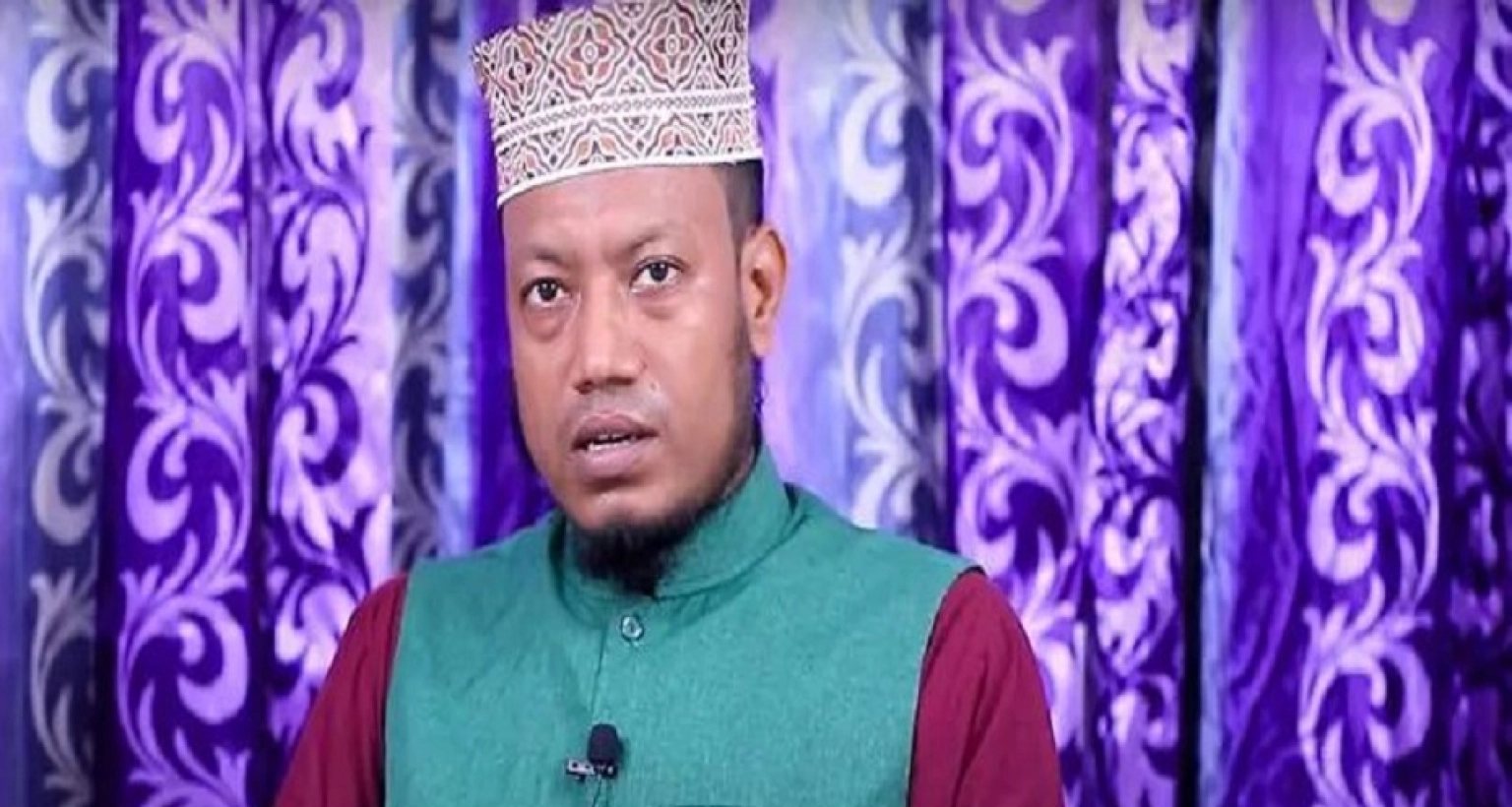 আমির হামজার ফেসবুক পেজ অপসারণ 