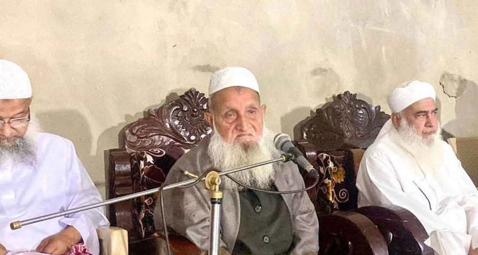 এবার জামায়াতের বিরুদ্ধে হেফাজত আমিরের 'জিহাদ'-এর ডাক 