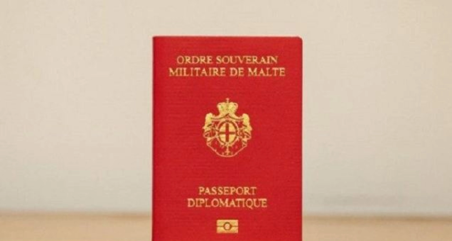 লাল-পাসপোর্ট-জমা-দিলেন-১৩-উপদেষ্টা