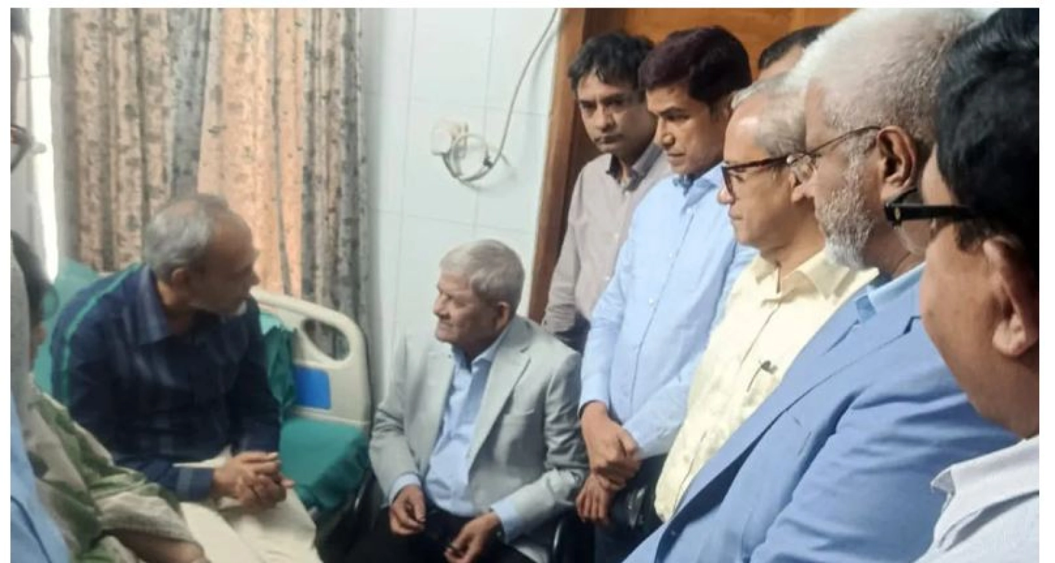 ডা. রফিককে দেখতে হাসপাতালে বিএনপি মহাসচিব