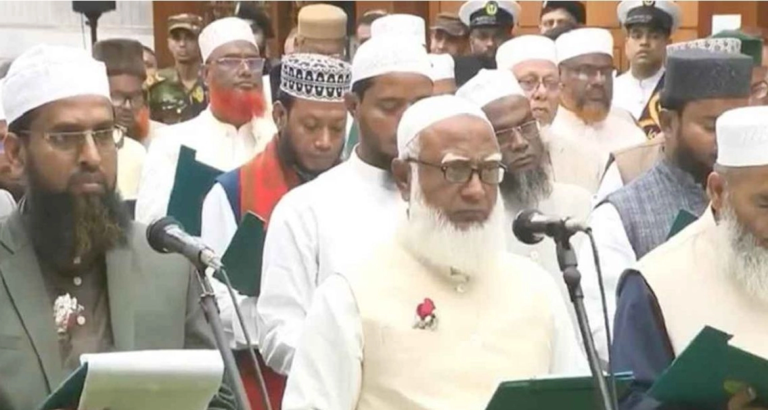 শপথ নিলেন জামায়াত নেতৃত্বাধীন ১১ দলীয় জোটের নির্বাচিত এমপিরা