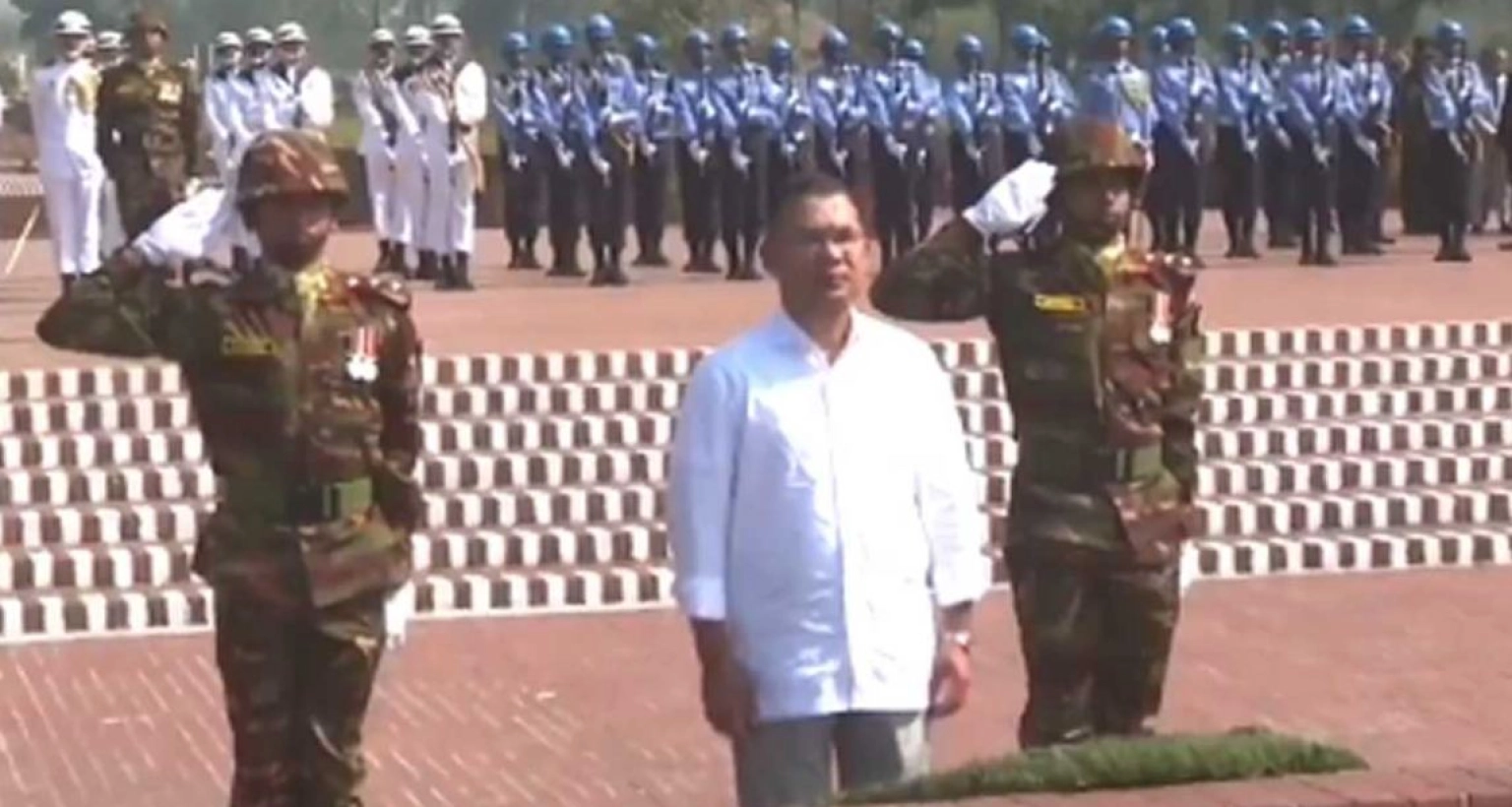 জাতীয় স্মৃতিসৌধে প্রধানমন্ত্রীর শ্রদ্ধা নিবেদন