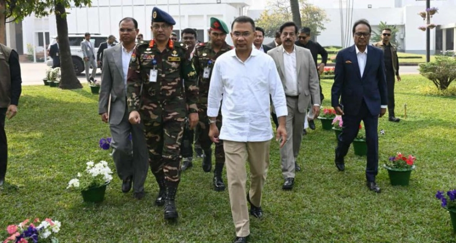 প্রথমবারের মতো তেজগাঁও কার্যালয়ে অফিস করছেন প্রধানমন্ত্রী তারেক রহমান