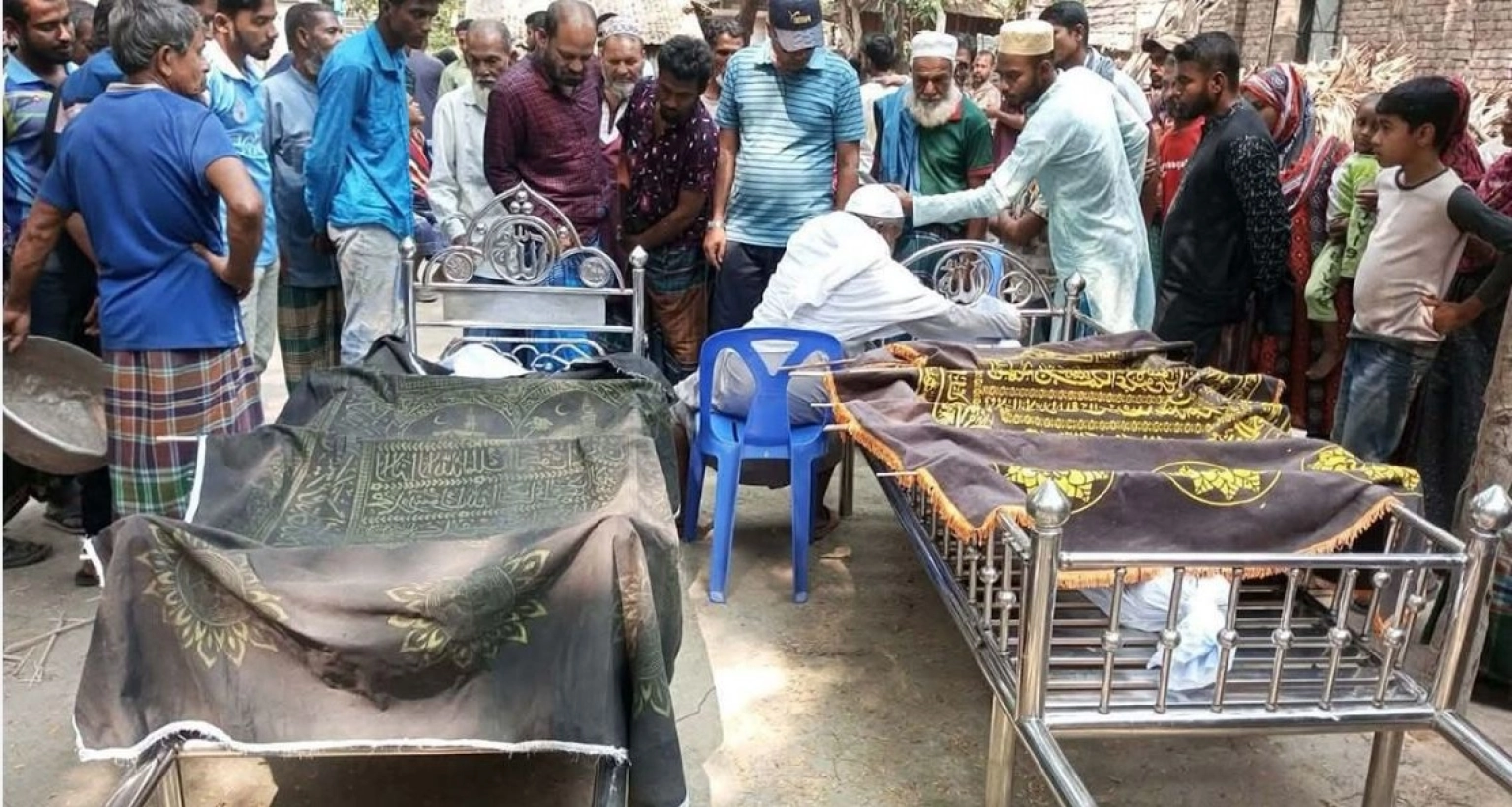 ছোট ভাইয়ের মৃত্যুশোক সহ্য করতে না পেরে বড় ভাইয়েরও মৃত্যু