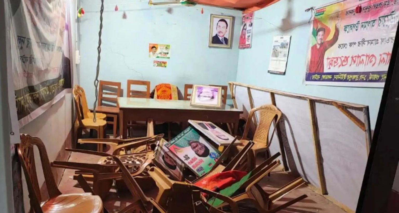 এবার বিএনপি কার্যালয় ভাঙচুর করল আ.লীগ নেতাকর্মীরা