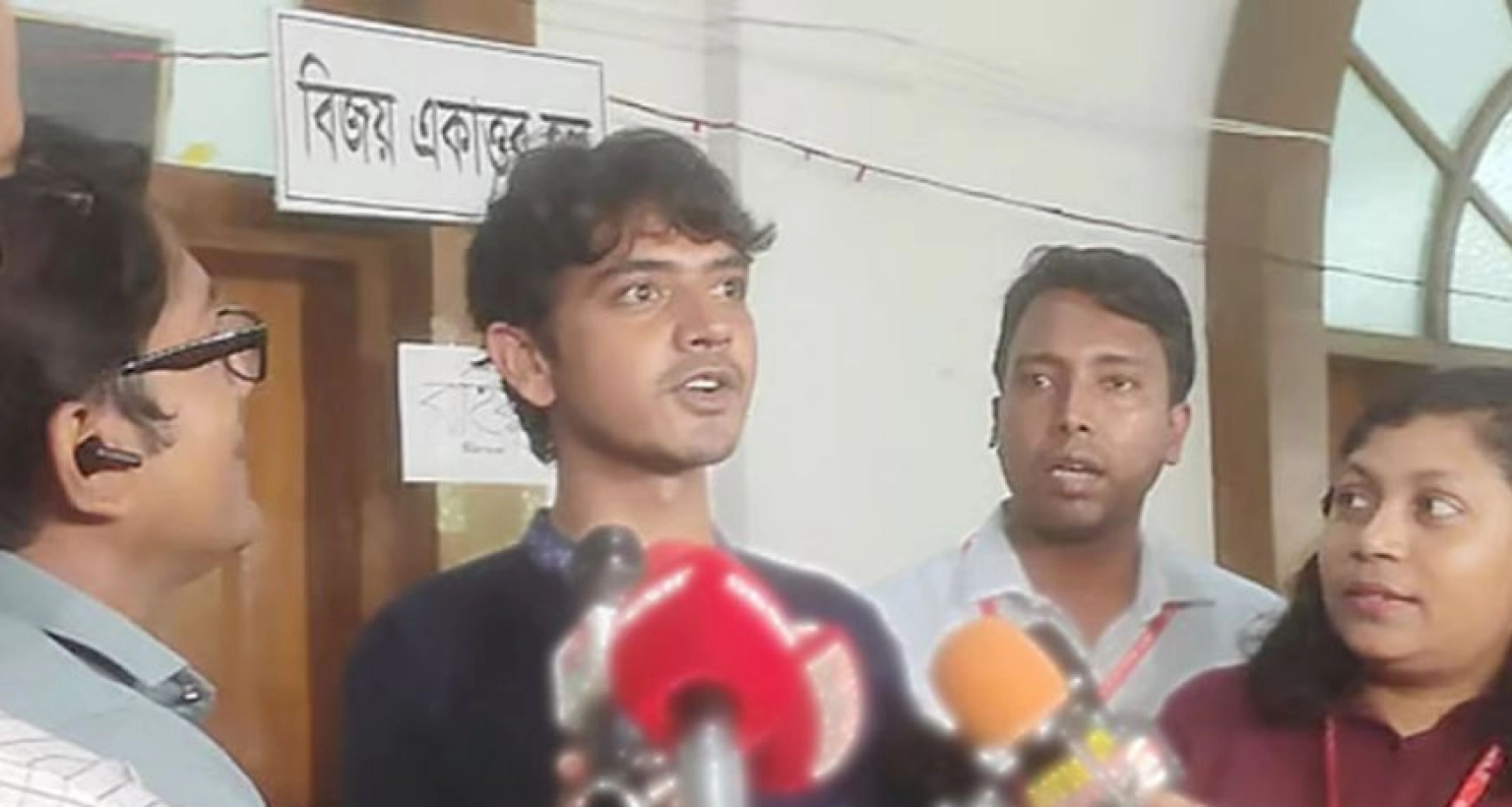 নিজের দেওয়া সেই কথা রাখলেন ডাকসুর আলোচিত ভিপি প্রার্থী শামীম