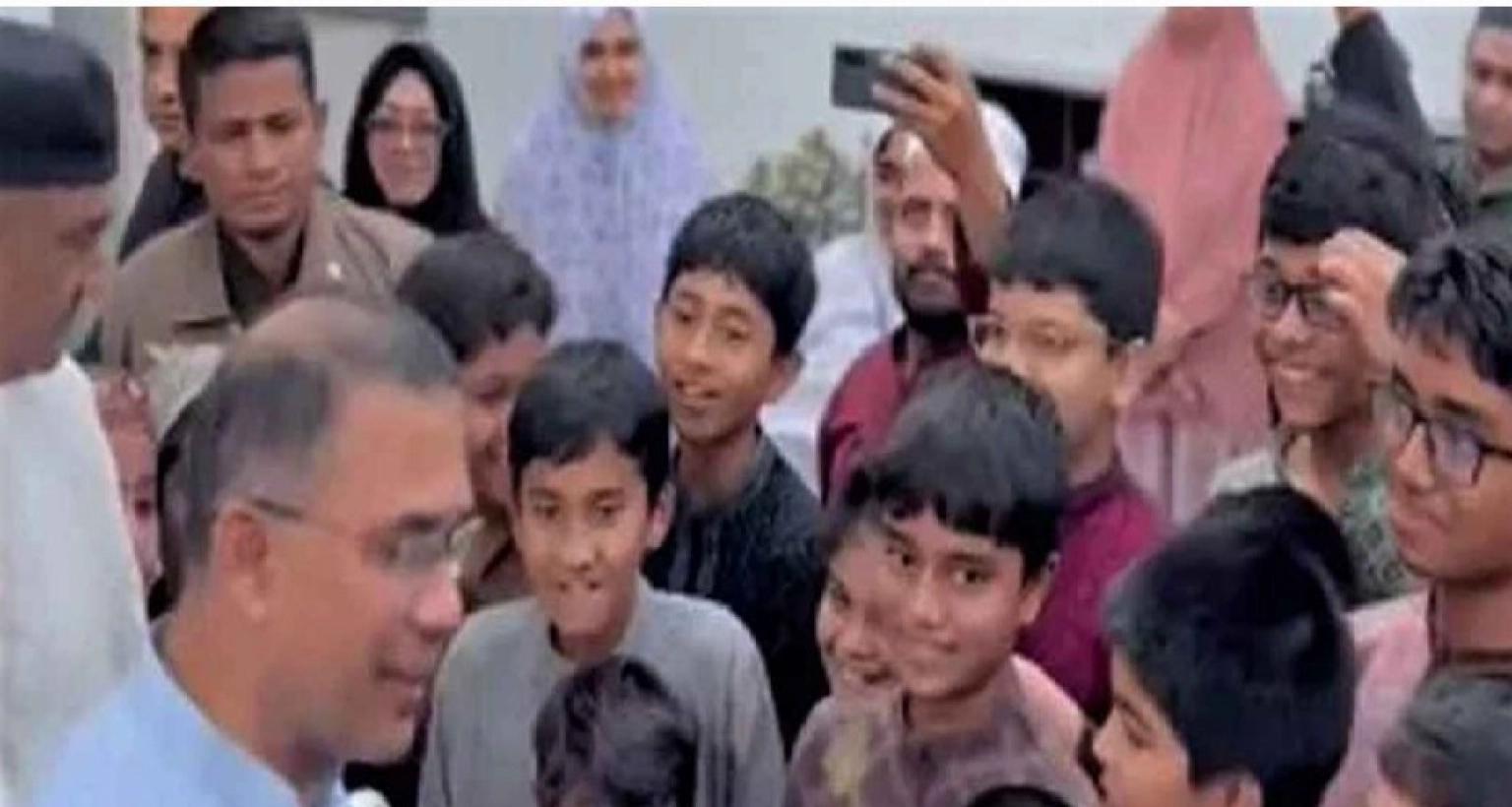 প্রধানমন্ত্রীর সঙ্গে সরাসরি কথা বলার সুযোগ পেয়ে খুশি শিশুরাও