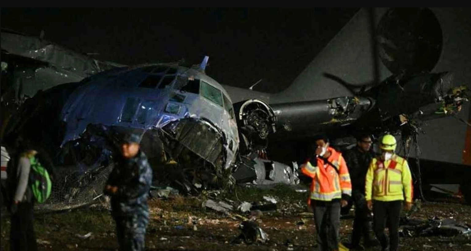 মহাসড়কে আছড়ে পড়ল টাকা ভর্তি কার্গো বিমান, ১৫ জনের মৃত্যু