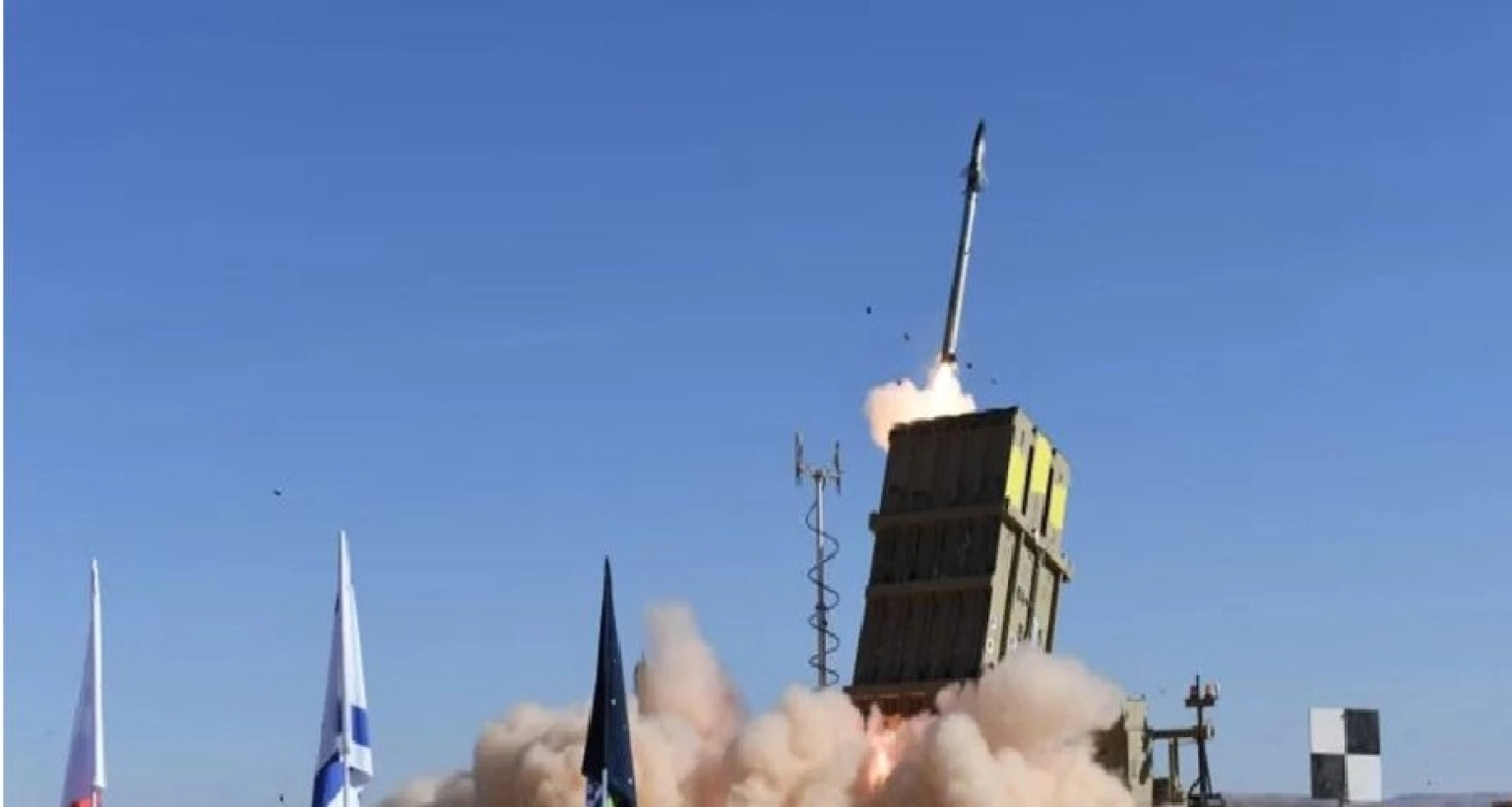 ক্ষেপণাস্ত্র ছুড়েছে ইরান, ভয়াবহ বিস্ফোরণ ইসরাইলে